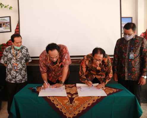 Peduli Pendidikan, PT Garam  dan Universitas Wiraraja Lakukan Penandatanganan Nota Kesepahaman