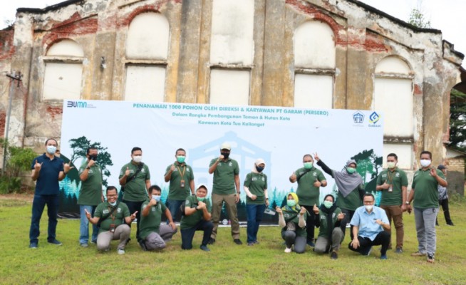 Peduli Lingkungan, PT Garam Lakukan Penanaman 1000 Pohon 