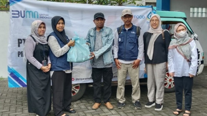 PT Garam Peduli Korban Bencana Banjir  Program TJSL (Tanggung Jawab Sosial Lingkungan) PT Garam