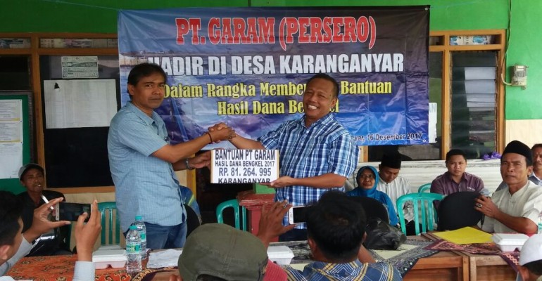 Penyerahan Bantuan kepada Masyarakat Area Pegaraman Sumenep I